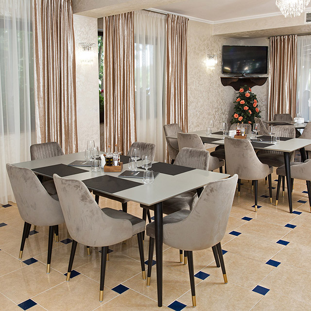 Comercial și imobiliare